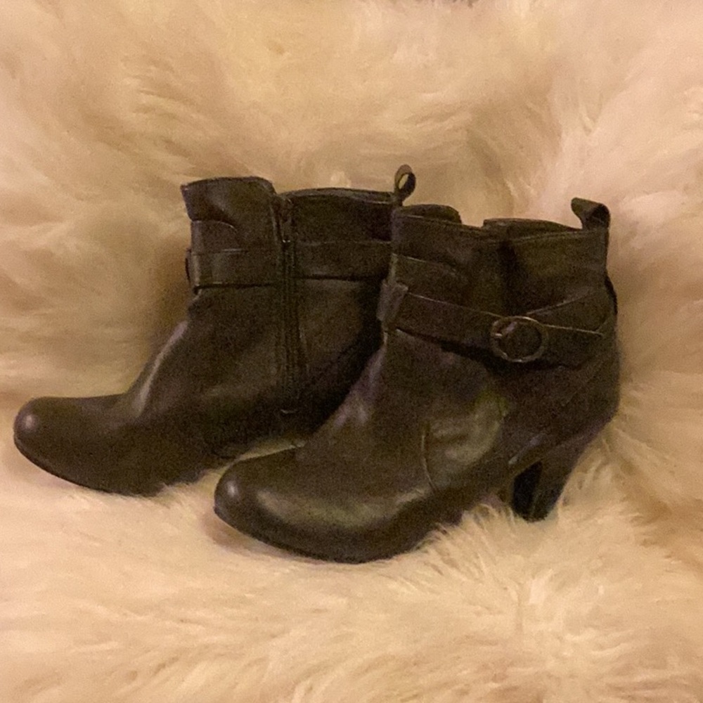 Elegant Black Ankle Boots